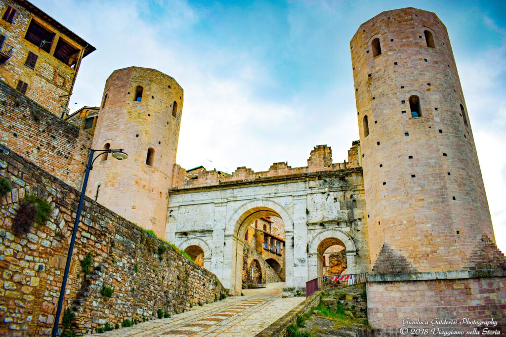 Porta Venere a Spello in Umbria Italia