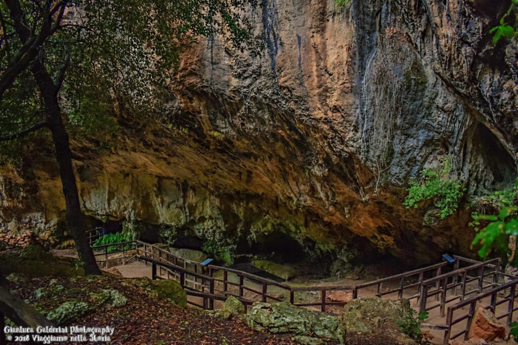 Grotta del Romito a Papasidero in Calabria in Italia